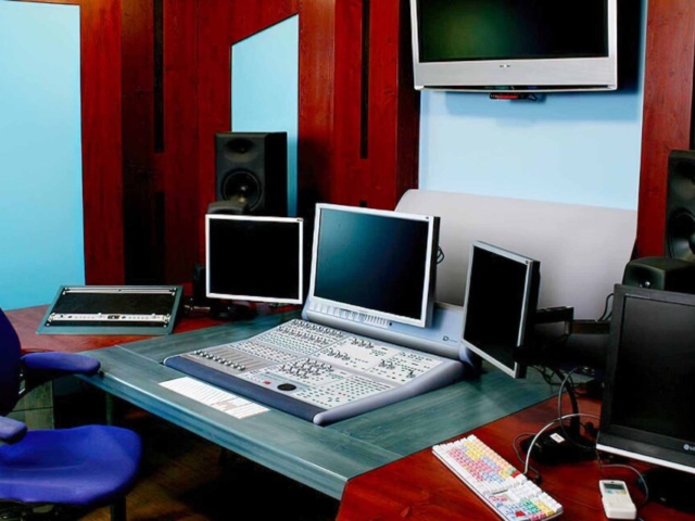 studio_pokrok_zvuk11 Plně vybavené profesionální zvukové studio Pokrok
